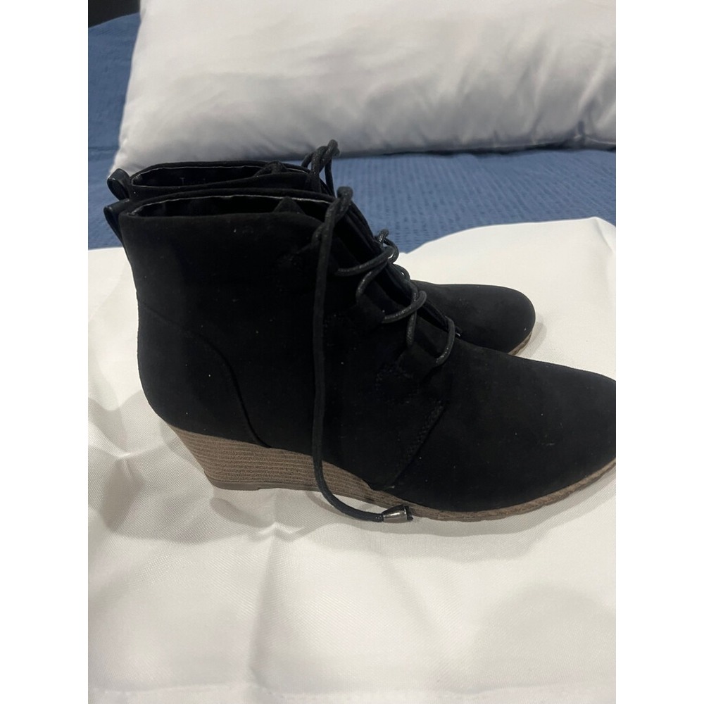 Jessica cline women's Kylee black suede ankle boots size 7.5